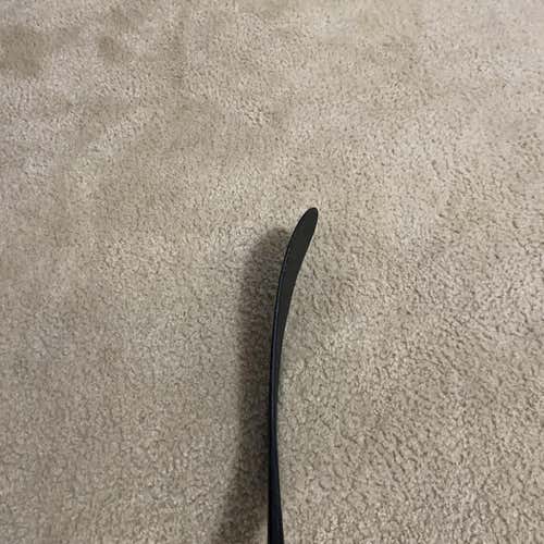 Senior Left Hand Supreme 2S Pro Toe Pattern Pro Stock Hockey Stick
