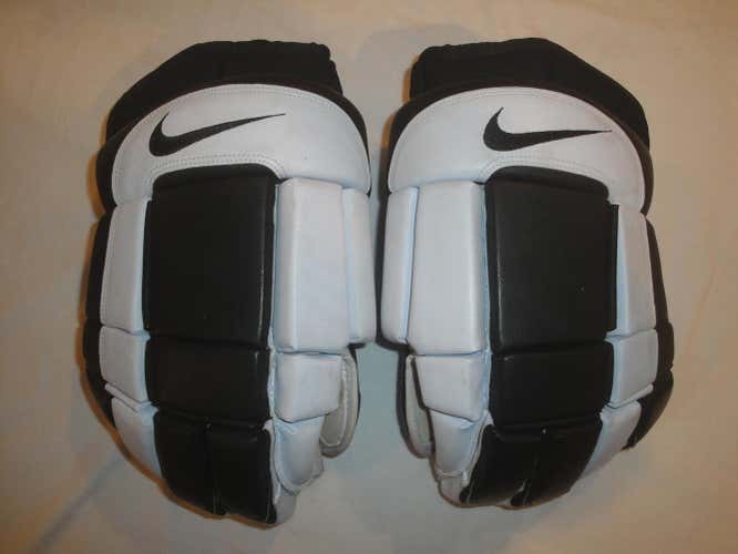 NIKE IGNITE 14' HOCKEY GLOVES BLACK WHITE EUC RARE