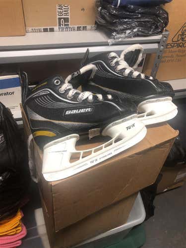 Youth Bauer Supreme One20 Regular Width  Size 12 Hockey Skates