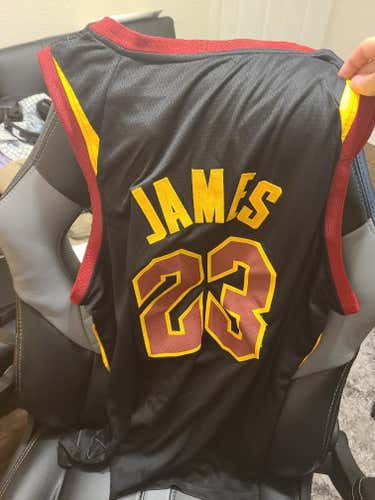 2 Lebron James Cavs Jerseys
