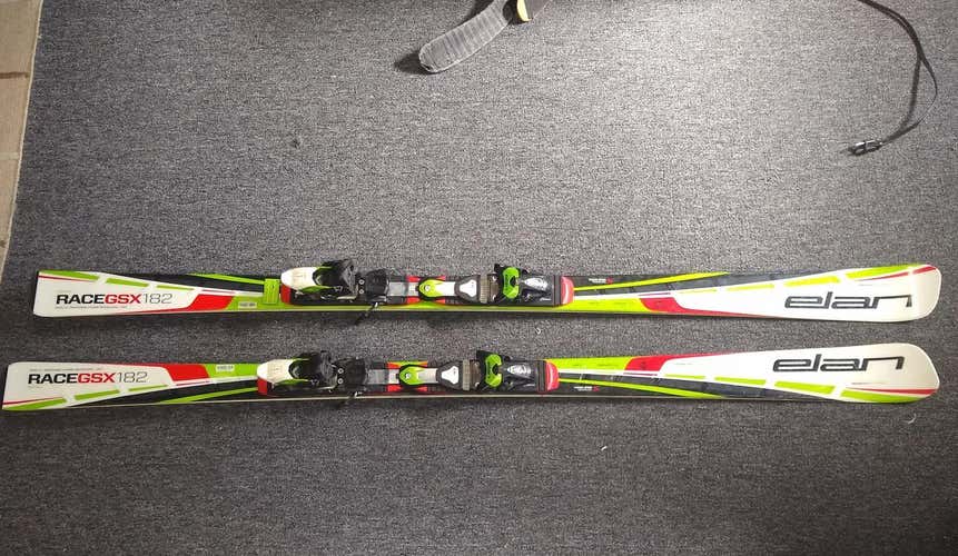 Used Elan Amphibio Master RaceGSX 182cm Radius: 19.8m Skis With Bindings Din 6-17