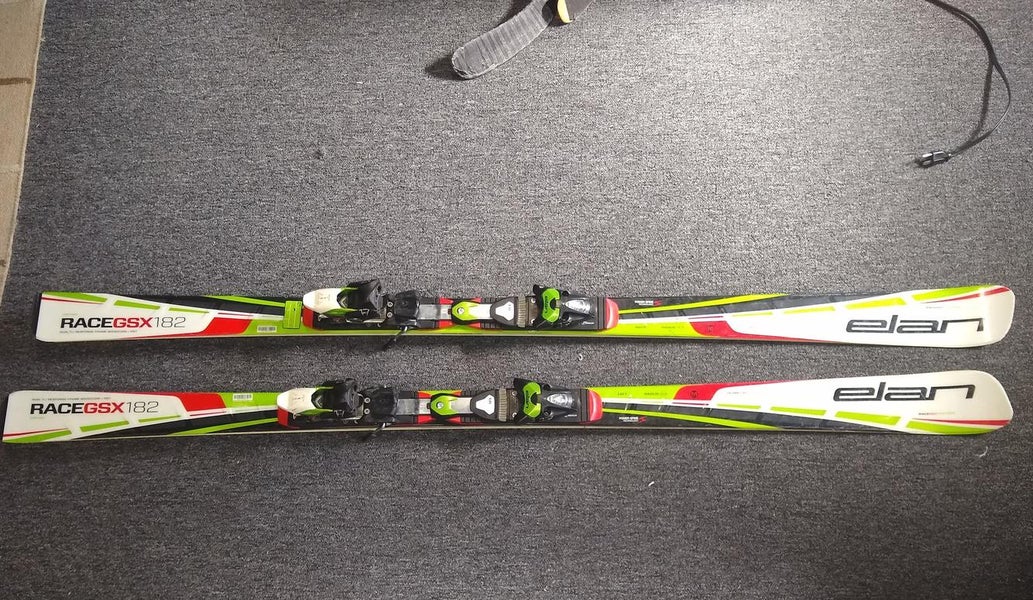 Used Elan Amphibio Master RaceGSX 182cm Radius: 19.8m Skis With Bindings Din 6-17