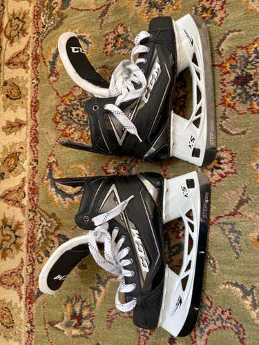 Senior CCM Ribcor 80K Regular Width Pro Stock Size 8.5 Hockey Skates