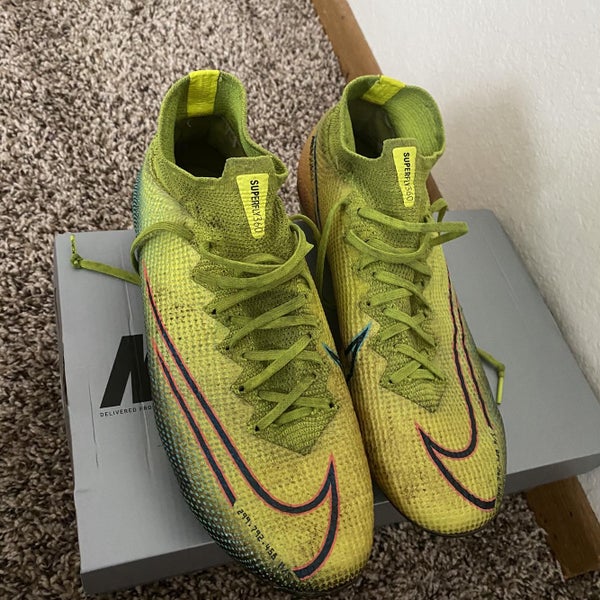 Yellow Unisex Size 9.5 (Women's 10.5) Nike Mercurial Superfly Cleats