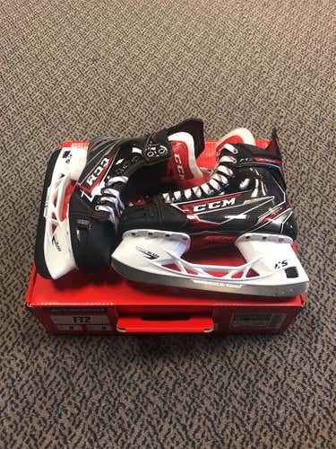 Senior CCM JetSpeed FT2 Regular Width Size 8 Hockey Skates