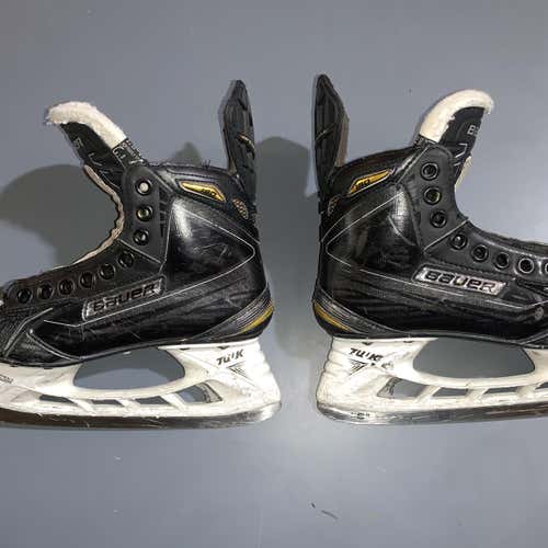 Junior Bauer Supreme 180 Size 3 Hockey Skates