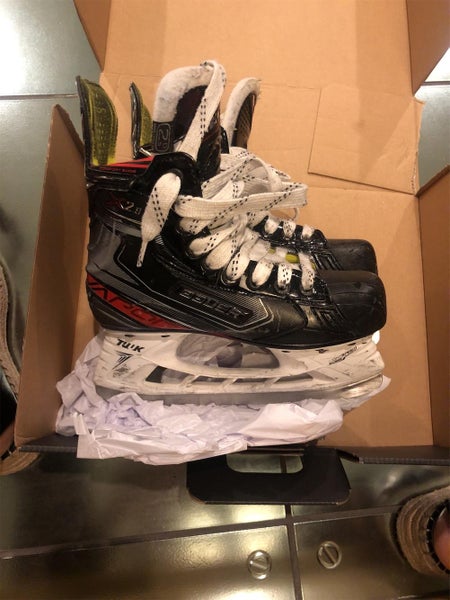 Junior Bauer Vapor X2.9 Regular Width Size 2.5 Hockey Skates
