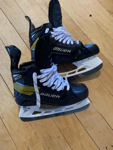 New Senior Bauer Ultrasonic Hockey Skates Regular Width Pro Stock Size 8