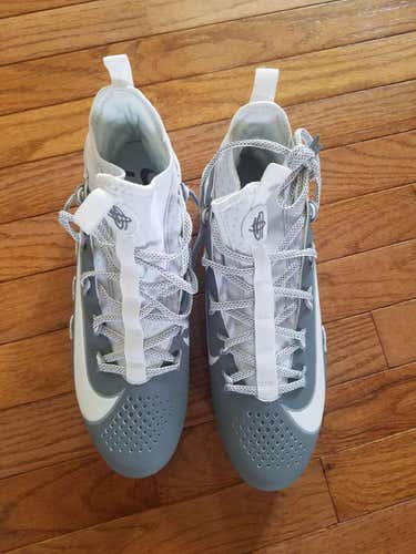 Brand New Size 10.5 Nike Huarache Cleats