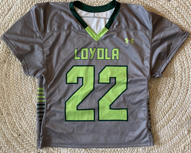 Loyola Men's Medium Under Armour Jersey