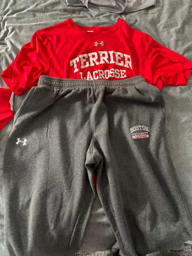 Red Men's XL Under Armour Shirt and Sweatpants