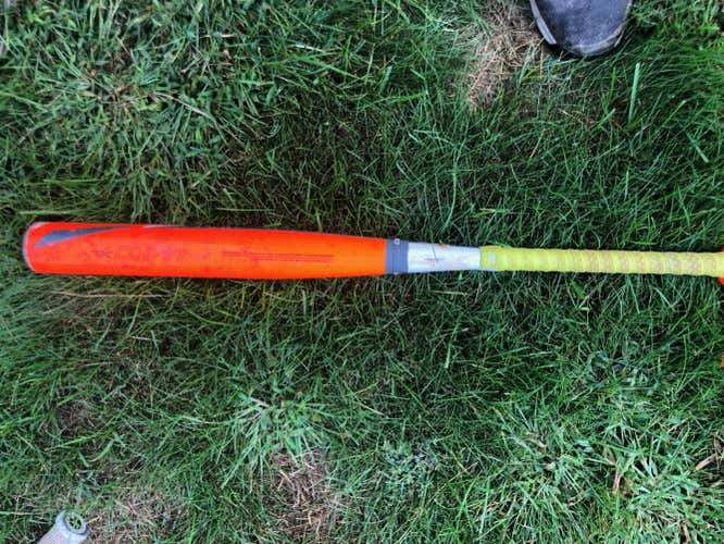 Used Kid Pitch (9YO-13YO) 2014 Easton Composite Mako Bat (-11) 18 oz 29"