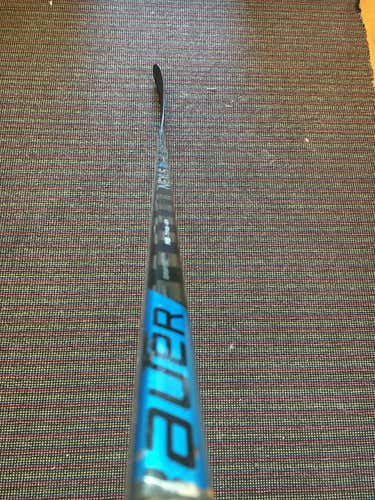 Used Senior Bauer RH Nexus 2N Pro Hockey Stick, 77 flex-cut, P28