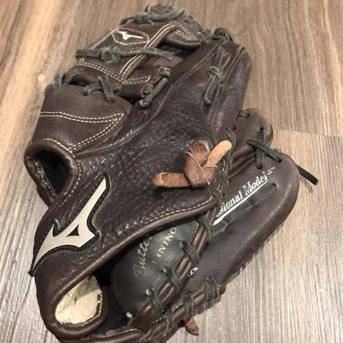 Brown Used Right Hand Throw Professional model 11.5" Baseball Glove