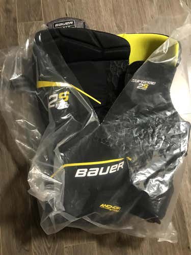 Black Junior XL Bauer Supreme 2S Hockey Pants