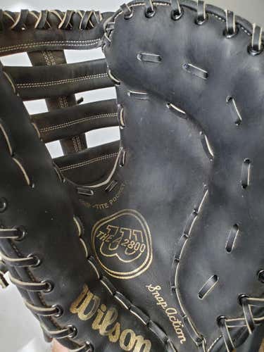 Used Wilson Right Hand Throw A2000 A2800 Baseball Glove 12"
