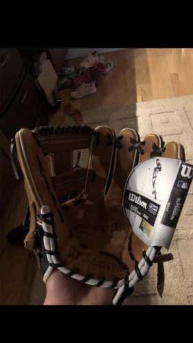 New Right Hand Throw A2000 11.75" Baseball Glove