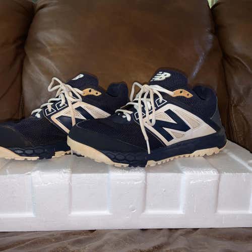 NEW BALANCE MENS TURF SHOES Size 9