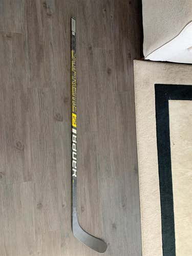 Left Bauer Supreme 2S Pro