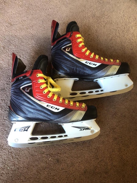 Senior CCM U+ Crazy Light Wide Width Size 10.5 Hockey Skates