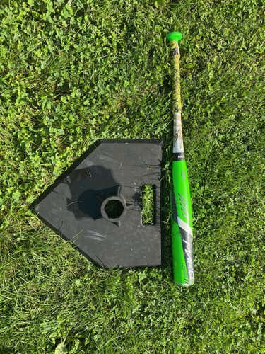 Used USSSA Certified Easton Composite Mako Torq Bat (-8) 22 oz 30"