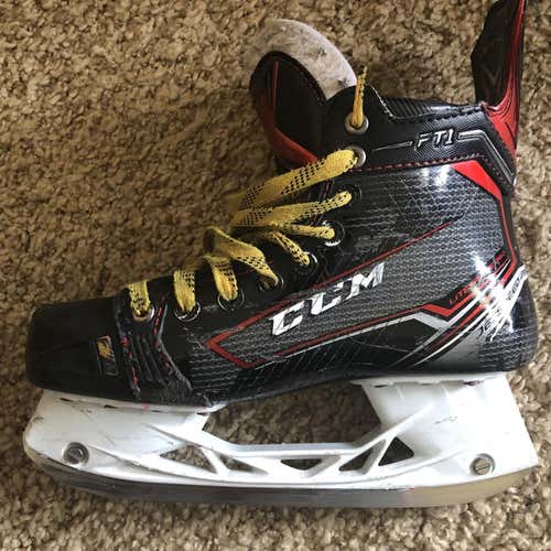 Junior CCM JetSpeed FT1 Regular Width  Size 5.5 Hockey Skates