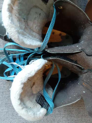 Used Bauer Supreme 180 Hockey Skates Size 6.5 please offer