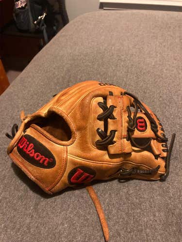 Brown High School/College Infield A2000 11.5" Baseball Glove
