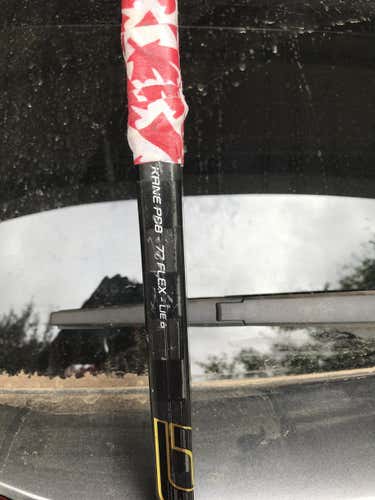 Used Senior Bauer Right Handed Supreme 2S Pro Hockey Stick