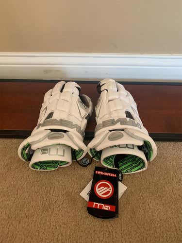 New Maverik M4 13" Gloves