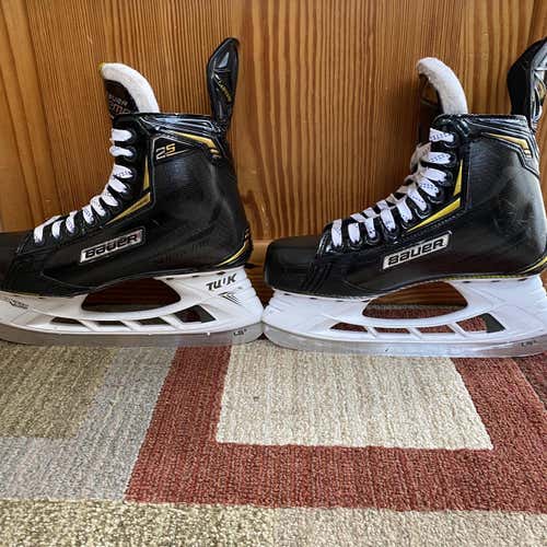 Senior Bauer Supreme 2S Regular Width  Size 8 Hockey Skates