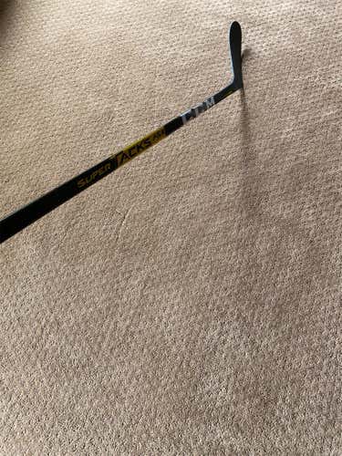 Intermediate Left Hand Super Tacks AS2 Pro Mid Pattern  Hockey Stick