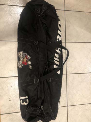 Used Warrior Bag Calgary Roughnecks Team Issued #13