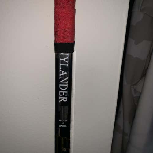 Senior Right Handed Supreme 2S Pro Toe Pattern Pro Stock Hockey Stick