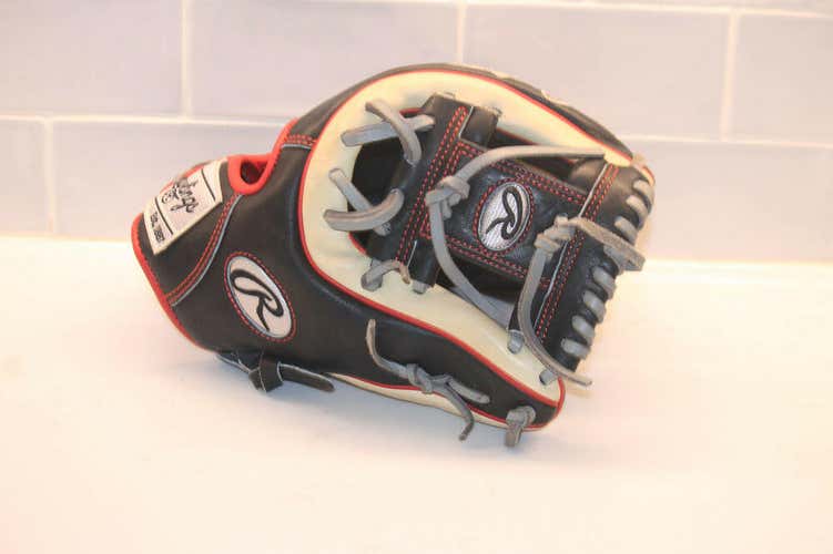 Rawlings Pro Issued 11.5 R314-2B used perfect condition