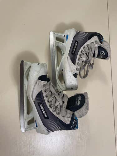 Used Junior Bauer Reactor 4000 Goalie Skates Regular Width Size 2