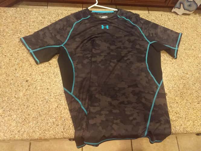 Black Used Adult Men's compression XXXL Under Armour Shirt