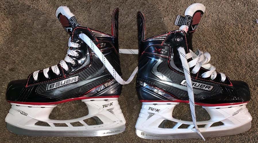 Youth Bauer Vapor X2.7 Extra Wide Width Size 1.5 Hockey Skates