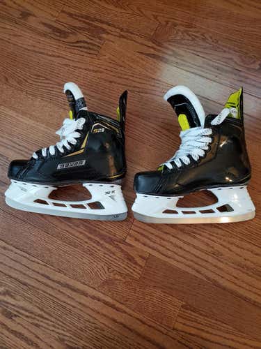 Used Junior Bauer Supreme S29 Hockey Skates Regular Width Size 5
