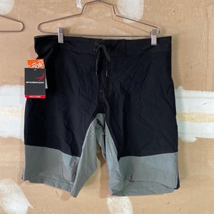 Endeavor Black Men's Large Board Short