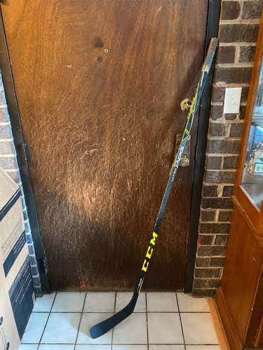 Senior Right Handed Ultra Tacks Heel Pattern Pro Stock Hockey Stick