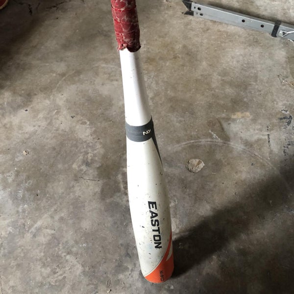 Kid Pitch (9YO-13YO) 2016 Composite Mako (-10) 19 oz 29" Bat