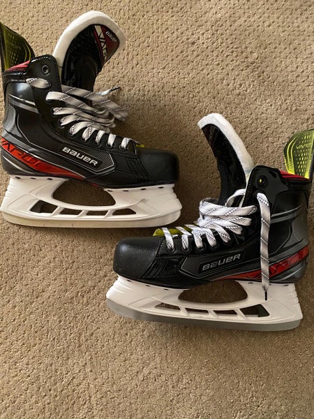 Used Senior Bauer Vapor X2.9 Hockey Skates Regular Width Size 9