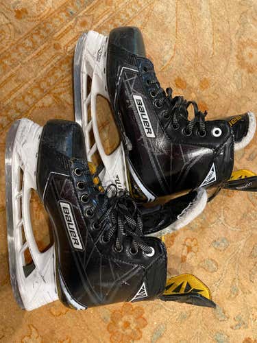 Junior Bauer Supreme 180 Regular Width Size 8 (shoe size) Hockey Skates