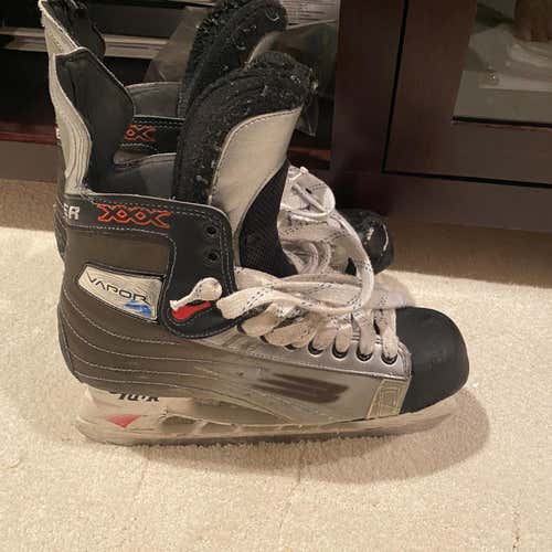 Senior Bauer Vapor XXX Extra Wide Width Pro Stock Size 10.5 Hockey Skates