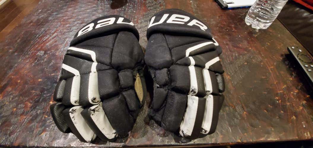 Black Used Junior Bauer Vapor X:lite Gloves 12"