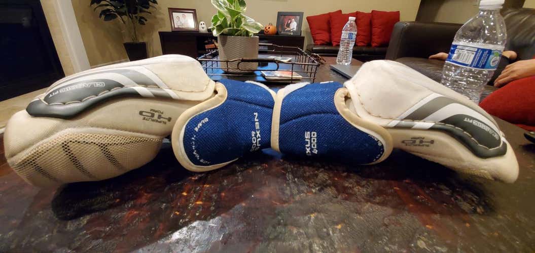Used Junior Large Bauer Nexus 6000 Elbow Pads