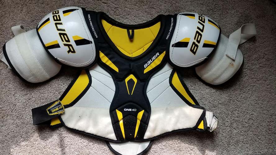 Used Senior Extra Large Bauer Supreme One 40 Shoulder Pads
