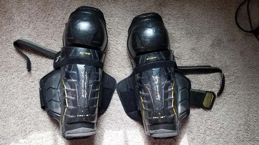 Used Senior CCM Tacks 6052 Shin Pads