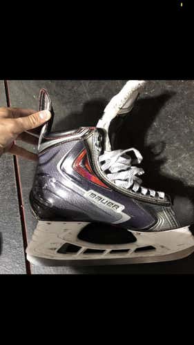 Senior Used Bauer Vapor APX2 Hockey Skates Regular Width Pro Stock Size 11